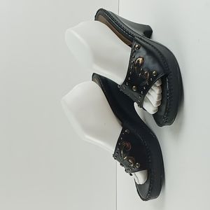 Naturalizer Slip On Sandals